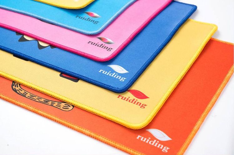 鼠標(biāo)墊定制的材質(zhì)特點 鼠標(biāo)墊定制